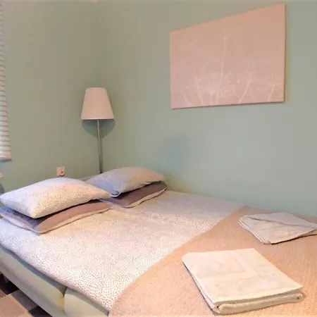 Nova Na Krakowskiej No 3 *